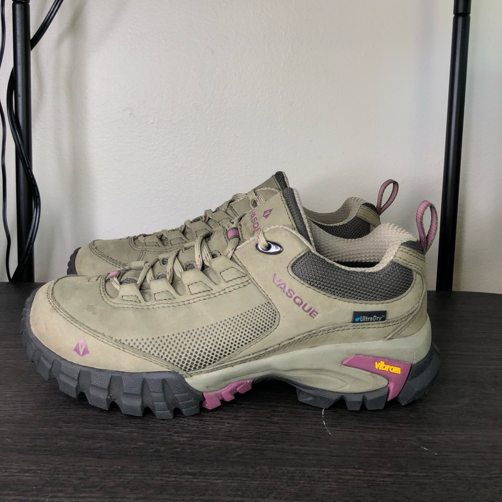 Vasque Talus Trek Low Ultradry Vibram Hiking Shoes Sz 8.5